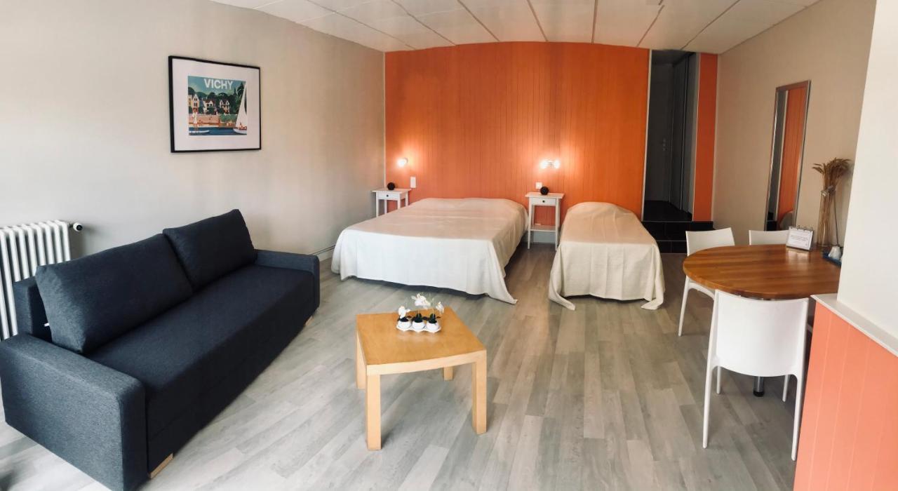 Le Clos Fleuri - Maison Vigier Maringues Eksteriør bilde